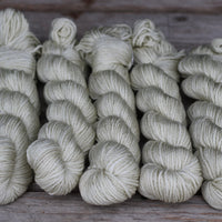 Kersti DK Solids /skein