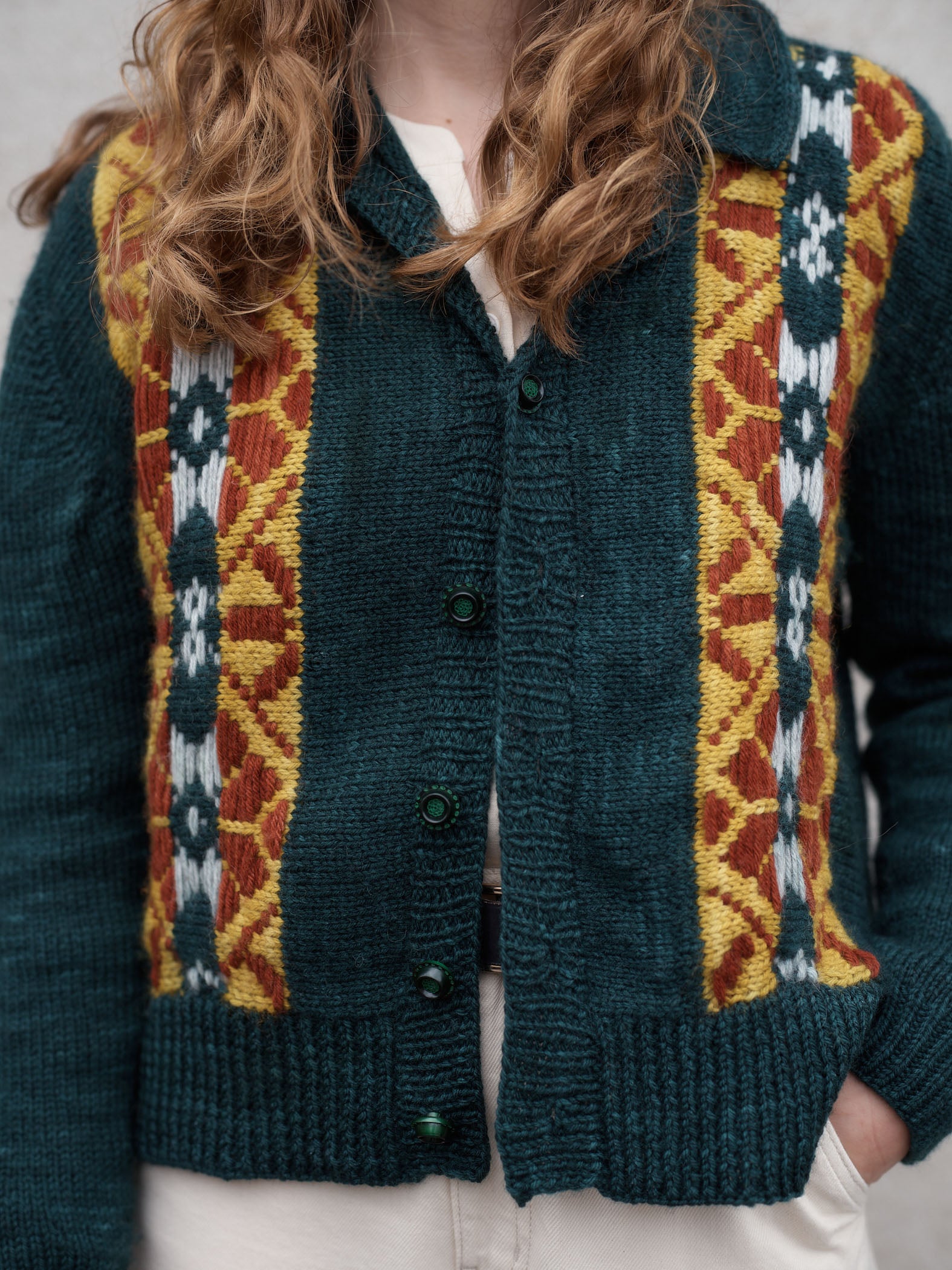 Rahvuslik Cardigan Kit -'Kindred Knits' by Aleks Byrd